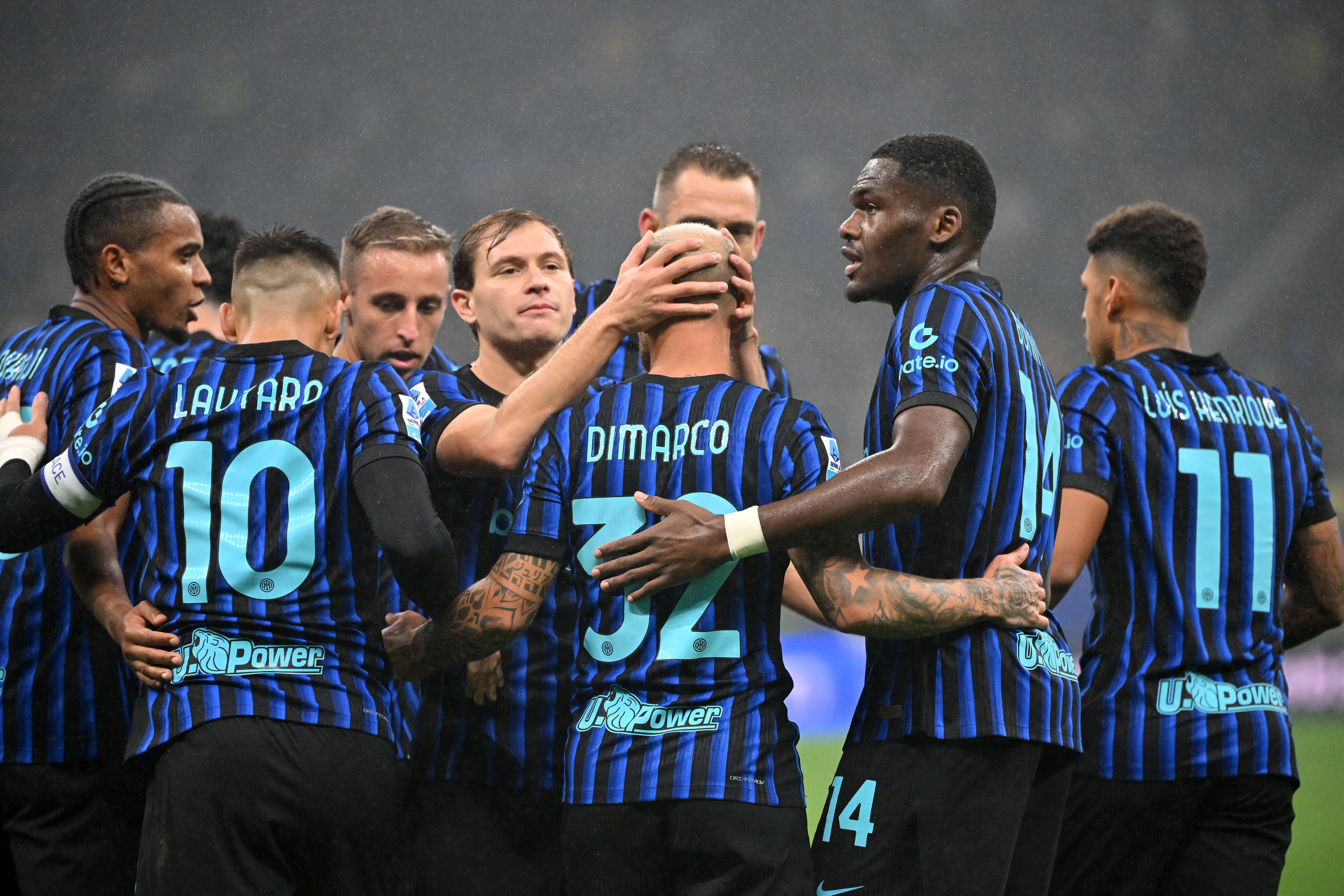 u球体育官网-刚刚！AC米兰围绕法甲外线爆发悬念迭起首场表现抢眼，梅西连续十场比赛得分超过晋级的简单介绍